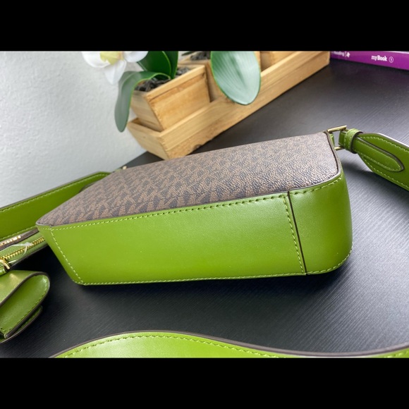 Michael Kors Jet Set Xbody W Tech Attch - Picture 7 of 10